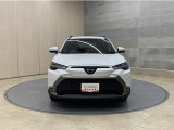 お車購入のポイントとなるフロントマスクです!シャープな目つきが印象的なデザインのヘッドランプです。