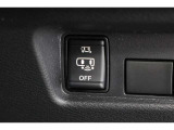 『U-Carつるた店はサービス工場も併設』 ※3ストール設備で買った後の整備も安心です※ 『U-Carつるた店はau携帯ショップも常設』 ※営業時間 AM9:30-PM5:00まで※