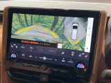 【パノラミックビューモニター】専用のカメラにより、上から見下ろしたような視点で360度クルマの周囲を確認することができます☆死角部分も確認しやすく、狭い場所での切り返しや駐車もスムーズに行えます。