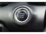 【スマートキー&プッシュスタート】カギをポケットやバッグに入れたままでエンジンの始動やドアロックの施錠・開錠ができます!雨の日や荷物が多い時に便利!プッシュ&タッチでらくらくです♪