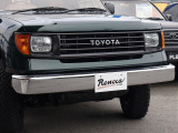 マットブラックで横文字TOYOTAグリル。