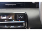 【シートヒーター】 寒い日はすぐにあたたかくなるシートヒーターは重宝します。暖房を控えめにすることで燃費の向上にもなります。車内の空気が汚れたり乾燥したりする心配も減ります。