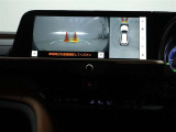 パノラミックビューモニター装備!トップビュー&フロントビュー・車両に取り付けたフロント、サイド、バックカメラの映像を合成して画面上に表示させることで、低速時の運転を補助する装置です。