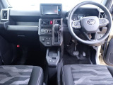 運転のしやすさを最優先に設計された見晴らしの良いデザインです。車両間隔が掴みやすく狭い道でも安心!