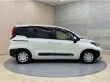 「中古車ハイブリッド保証」付き。ハイブリット機構を無償で保証します。保証期間は初度登録年月から10年目まで、または3年間の長い方。但し累計走行距離が20万km以内。