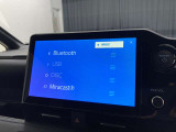 ブルートゥースに接続することにより、スマホに入ったお気に入りの音楽を車内で楽しむことができます♪あると本当に便利な機能になっています!