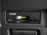 ◆ETC2.0装着◆進化したドライブ体験。料金収受システムだけだったETCが生まれ変わって、高速道路を賢く使うETC2.0に進化しました。多彩な情報サービスが便利で快適なドライブ体験を提供します。