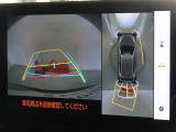 バックガイドモニターを装備しています、車庫入れもラクラクです。パノラミックビューモニターを搭載しています、上からの画像も表示されます。