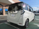 広々とした車内空間にデザインも人気のお車です!