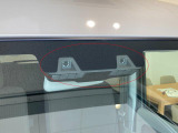 デュアルカメラブレーキサポート(DCBS) フロントガラス上部にあるセンサー部です。ステレオカメラで車両前方の状況を検知し各種制御を行います。衝突被害軽減ブレーキ・誤発進抑制機能・車線逸脱警報機能 等