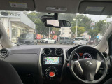 視界広々で運転しやすいインパネ