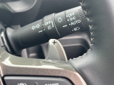 運転席の手元でシフトアップシフトダウンの操作が可能なパドルシフトを装備しています♪
