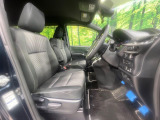 運転席シート廻りは使用感も少なく、良好な状態となっています。丁寧に使われていたことがよくわかりますね。