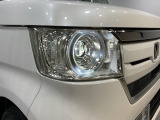 LEDヘッドライトで夜道も安心!