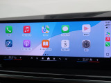 【アップルカープレイ】iPhoneがBMW車両とワイヤレスで接続されます。Apple CarPlayでは、オーディオストリーミングやメッセージングアプリがディスプレイに表示されます。