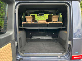 トランク容量は大きく、ご旅行やゴルフ等様々なシチュエーションで大活躍致します。よく搭載されるものをお持ち頂ければ実際に積んだ様子を確認して頂くことも可能でございます。