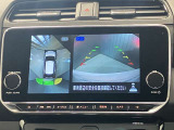 【アラウンドビューモニター】車を上から見下ろしているかのような映像で周囲の状況がひと目で確認、狭い駐車場に駐車するときも安心です♪
