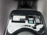 3ステップの操作だけで駐車完了するまでドライバーをアシスト。ステアリング、アクセル、ブレーキ、シフト、さらにパーキングブレーキまですべて制御。駐車が苦手な方でも楽々サポート。