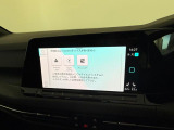 AppleCarPlayは無線でアンドロイドオートは有線での接続となります。