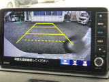 ★バックモニター搭載★ バック時目視しにくいクルマの周囲をカメラで映し出し、安全・安心駐車をサポート♪バックの苦手な方も後ろがハッキリ見えるので安心です☆