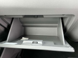 グローブボックスも収納しやすさ◎