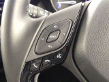 Bluetooth接続でハンドルを握ったままステアリングスイッチで電話のワイヤレス通信が可能です。
