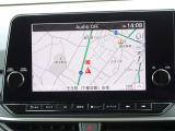 【ナビ】メーカーSDナビ付きです。目的地を設定すれば初めての場所でも簡単に行くことができます。もちろん音楽だって聴けちゃいます♪