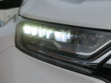 切れにくく明るいLEDヘッドライト装備!