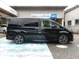 両側スライドドア、狭い駐車スペースでも、ドアの開閉を心配しなくても大丈夫!!お子様のいるご家庭は必見かも?