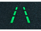 レーンキープアシスト(LKA)は60km/h〜180km/hの範囲で作動して車線から外れそうな時にステアリングに軽い回転力をかけ、ドライバーへ補正を促す装置です。