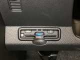 ハンドルの左下にETCがついています。高速道路の料金所の通過も楽々です。カードの取り出しもしやすい場所についています。