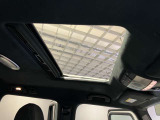 明るい車内と開放感あるドライブをお楽しみいただけます。