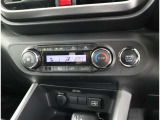 エアコンもオートで空調のコントロールができます。