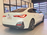 BMWのメカニックによる、100項目の納車前点検エンジン、ミッション、マフラー、電気系統やコンピュータなどを詳細に点検します。交換基準の部品があれば、純正部品を使用し整備した後にお客様にお渡しします。