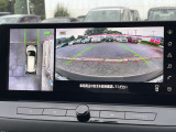 車を真上から見ているように、周囲の状況を把握しながら安心して駐車が行えるアラウンドビューモニター!