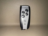 【スマートキー】キーを取り出さずにドアを施錠&解錠。クルマの始動も可能です。