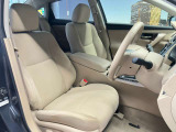 運転席も広々としており運転しやすい環境を実現しています☆室内クリーニングも実施済みです。