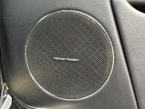 ●harman/kardonサウンドシステム:オーディオ専門メーカーが手掛けるプレミアムスピーカーを装備。多数のスピーカーから、音の粒立ちまで分かる高品質な音楽をお楽しみいただけます。