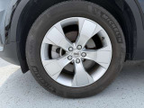 見た目にも重要な専用アルミホイール装着です。車がより引き締まって見えます!やっぱりオシャレは足元からですね♪