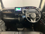 運転席からの視界が左右に広く隅々まではっきりと見渡せます。車の前端も把握しやすく安心して運転できます!