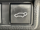 【パワーバックドア】スマートキーや運転席のボタンを押すだけでリアゲートが自動で開閉します!荷物を持っている時や、高い位置にあるバックドアを閉める際に便利な機能です♪