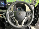 【純正革巻きステアリング】上質な革を使用することで、手にしっかり馴染みとても運転しやすいハンドルです♪