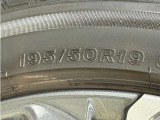 タイヤサイズは【195/50R19】