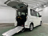 車いすでの乗車をサポートできるのが大きなポイント。リモコンスイッチとボタンも搭載しているのでラクラク操作が可能です♪