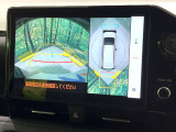 【パノラミックビューモニター】専用のカメラにより、上から見下ろしたような視点で360度クルマの周囲を確認することができます☆死角部分も確認しやすく、狭い場所での切り返しや駐車もスムーズに行えます。