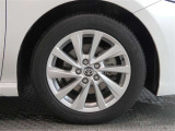 R3年式夏タイヤ215/55R17ミシュラン製です。