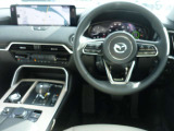 ◆チルト&テレスコピックステアリング◆ドライバーのさまざまな体格に応じて適切な運転姿勢を取りやすいよう、ハンドルの前後位置と高さを調整できます◆