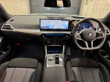 ☆センターパネルを運転席側に僅かに傾けたBMW独特のインパネ☆【駆け抜ける歓び】はここからもスタートしております☆
