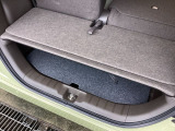 アイデア次第でいろいろな使い方ができる広くて使い勝手のいい荷室。