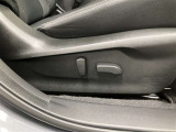 パワーシート搭載。微妙な調整が手軽にでき、ピッタリのポジションで運転することが可能です。